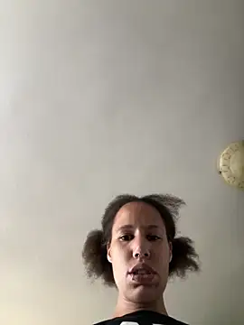 Snapshot of AaliyahHarris chatting on June 9, 2026, 1:34 pm AaliyahHarris online show from June 9, 2026, 1:34 pm