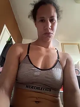 Snapshot of AaliyahHarris chatting on May 10, 2026, 7:01 am AaliyahHarris online show from May 10, 2026, 7:01 am