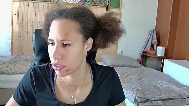 Snapshot of AaliyahHarris chatting on May 27, 2026, 8:22 am AaliyahHarris online show from May 27, 2026, 8:22 am