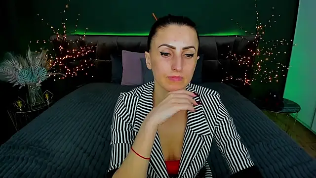 Snapshot of Rebecca_Diamond chatting on March 16, 2025, 3:28 pm Rebecca Diamond online show from March 16, 2025, 3:28 pm