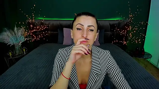 Snapshot of Rebecca_Diamond chatting on March 16, 2025, 9:16 am Rebecca Diamond online show from March 16, 2025, 9:16 am