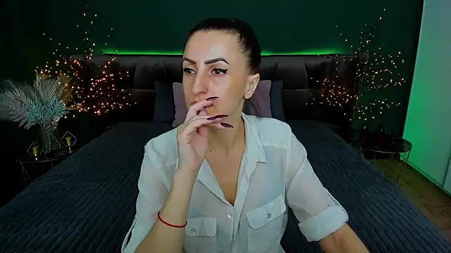 Snapshot of Rebecca_Diamond chatting on March 6, 2025, 6:41 am Rebecca Diamond online show from March 6, 2025, 6:41 am