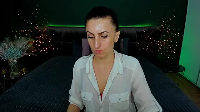 Snapshot of Rebecca_Diamond chatting on March 9, 2025, 1:04 pm Rebecca Diamond online show from March 9, 2025, 1:04 pm