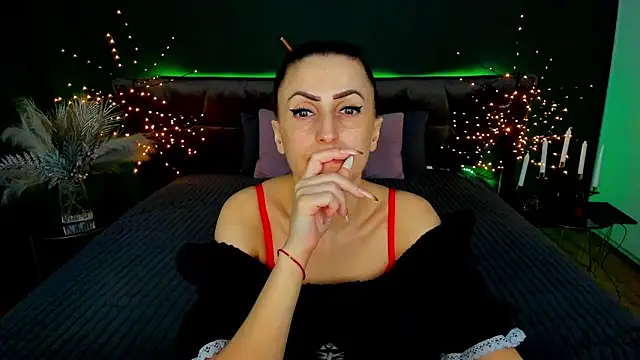 Rebecca Diamond online show from February 25, 2026, 6:57 am