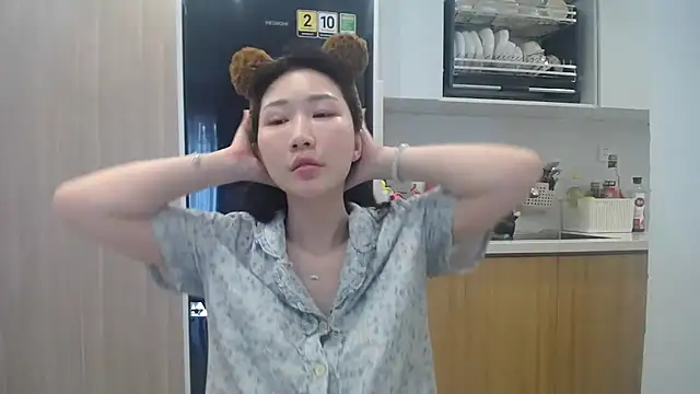 Snapshot of Asiagirll chatting on July 7, 2026, 7:23 am Asiagirll online show from July 7, 2026, 7:23 am