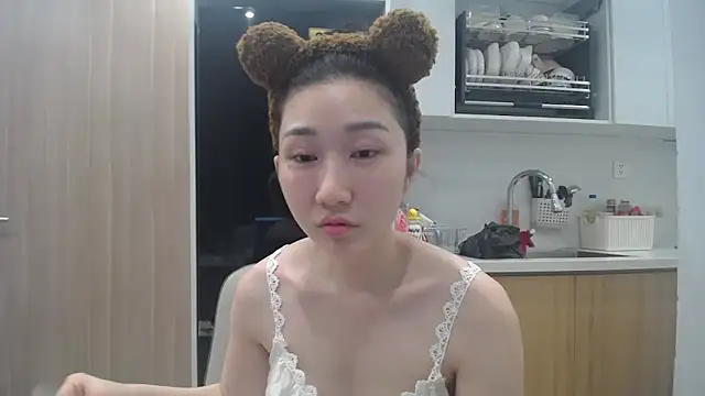 Asiagirll online show from June 17, 2026, 3:22 pm