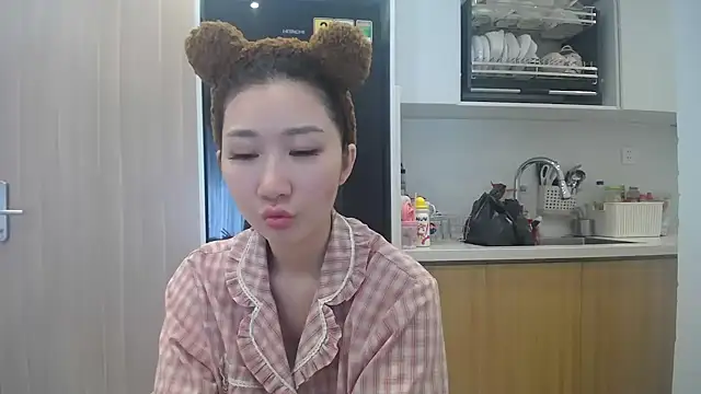 Snapshot of Asiagirll chatting on June 22, 2026, 3:36 am Asiagirll online show from June 22, 2026, 3:36 am