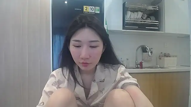 Asiagirll online show from May 16, 2026, 4:22 am