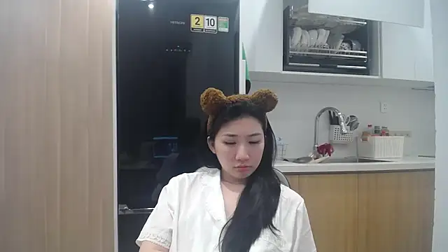 Asiagirll online show from May 20, 2026, 12:02 pm