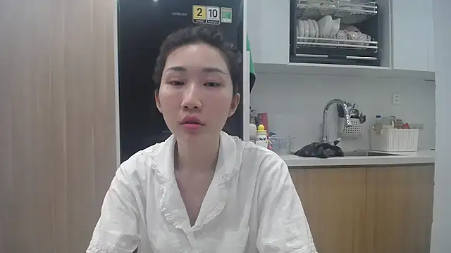 Asiagirll online show from June 14, 2026, 2:40 pm