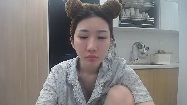 Asiagirll online show from May 28, 2026, 2:01 pm