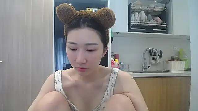 Asiagirll online show from June 11, 2026, 12:32 am