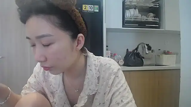 Snapshot of Asiagirll chatting on July 2, 2026, 12:44 am Asiagirll online show from July 2, 2026, 12:44 am