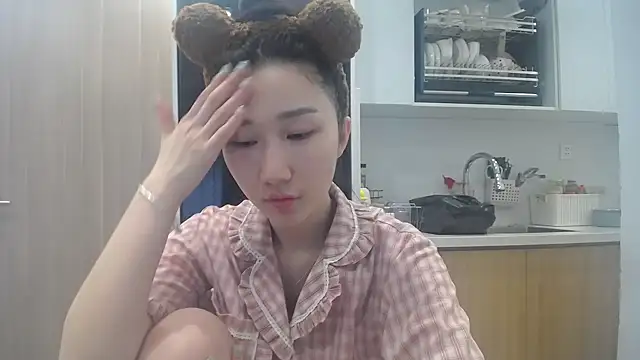 Snapshot of Asiagirll chatting on July 1, 2026, 12:55 am Asiagirll online show from July 1, 2026, 12:55 am