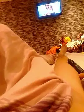 Rolandxxxr online show from March 9, 2026, 9:29 pm