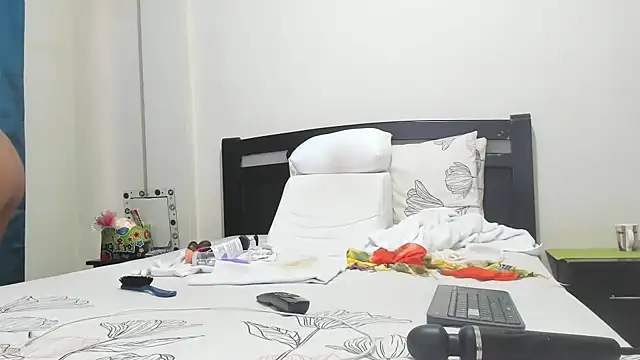 Snapshot of mara2020_69 chatting on November 7, 2025, 1:59 pm mara2020 69 online show from November 7, 2025, 1:59 pm