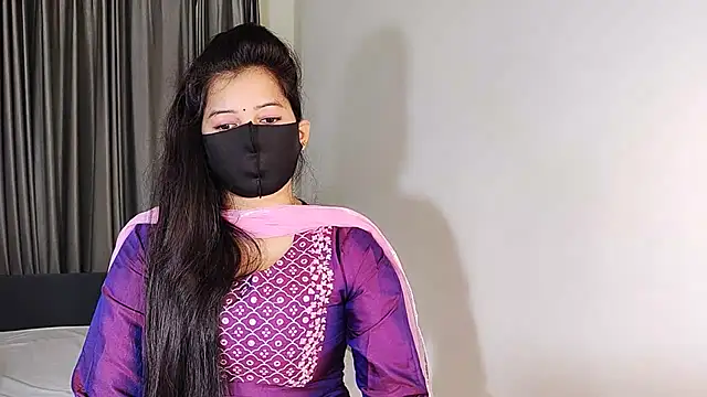 YourLovelyQueen online show from December 26, 2024, 8:32 pm