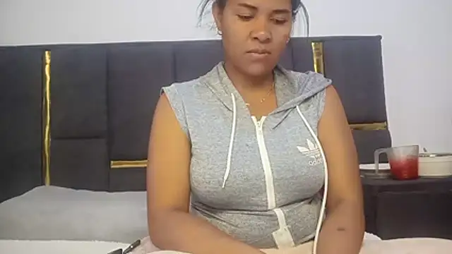 Snapshot of aleixane chatting on June 8, 2026, 12:27 pm aleixane online show from June 8, 2026, 12:27 pm