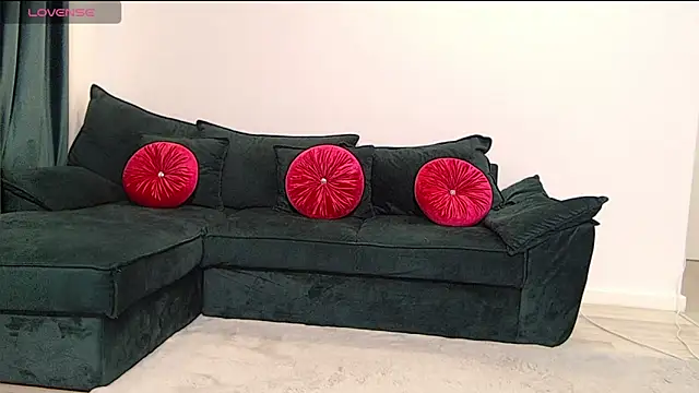 natasha-bigas online show from February 8, 2026, 7:33 pm