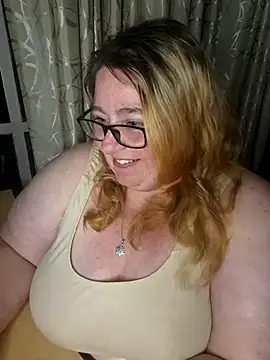 Snapshot of Iceprincess2bad4u chatting on November 24, 2025, 6:08 pm Iceprincess2bad4u online show from November 24, 2025, 6:08 pm