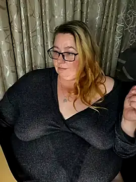 Snapshot of Iceprincess2bad4u chatting on November 22, 2025, 7:02 pm Iceprincess2bad4u online show from November 22, 2025, 7:02 pm