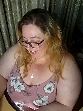 Snapshot of Iceprincess2bad4u chatting on November 30, 2025, 5:47 pm Iceprincess2bad4u online show from November 30, 2025, 5:47 pm