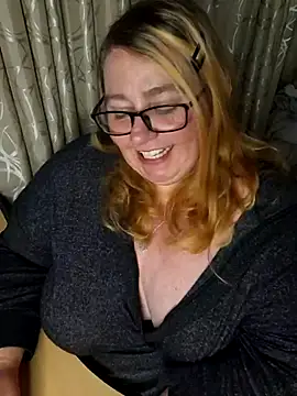 Snapshot of Iceprincess2bad4u chatting on November 7, 2025, 6:12 pm Iceprincess2bad4u online show from November 7, 2025, 6:12 pm