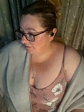 Snapshot of Iceprincess2bad4u chatting on May 9, 2026, 6:11 pm Iceprincess2bad4u online show from May 9, 2026, 6:11 pm