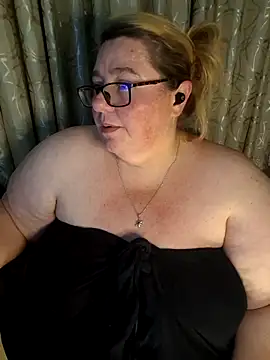 Snapshot of Iceprincess2bad4u chatting on May 3, 2026, 6:22 pm Iceprincess2bad4u online show from May 3, 2026, 6:22 pm