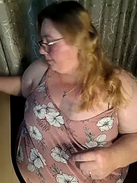 Snapshot of Iceprincess2bad4u chatting on May 18, 2026, 6:23 pm Iceprincess2bad4u online show from May 18, 2026, 6:23 pm
