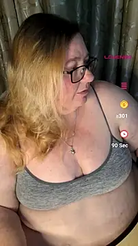 Snapshot of Iceprincess2bad4u chatting on July 20, 2026, 4:42 pm Iceprincess2bad4u online show from July 20, 2026, 4:42 pm