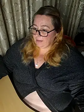 Snapshot of Iceprincess2bad4u chatting on November 28, 2025, 5:13 pm Iceprincess2bad4u online show from November 28, 2025, 5:13 pm