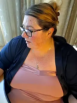 Snapshot of Iceprincess2bad4u chatting on May 23, 2026, 6:23 am Iceprincess2bad4u online show from May 23, 2026, 6:23 am
