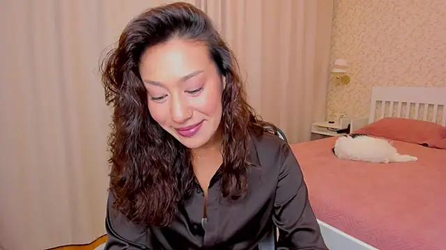 Snapshot of FieryHeart chatting on October 10, 2025, 6:53 pm FieryHeart online show from October 10, 2025, 6:53 pm