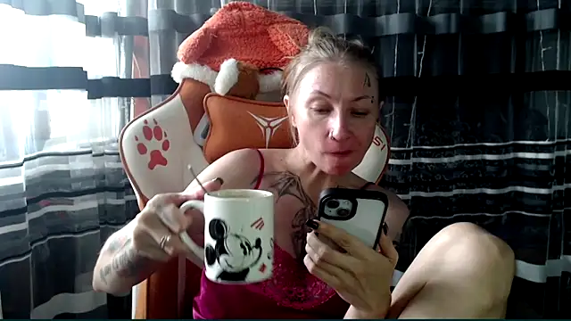 Snapshot of cold_lollipop chatting on May 17, 2026, 6:57 am cold lollipop online show from May 17, 2026, 6:57 am