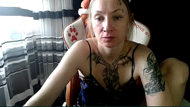 Snapshot of cold_lollipop chatting on May 19, 2026, 6:31 am cold lollipop online show from May 19, 2026, 6:31 am