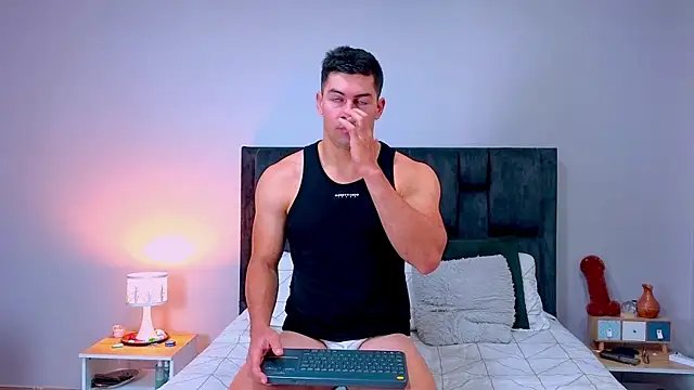 FelipeAndMarcello3 online show from April 23, 2026, 2:08 pm