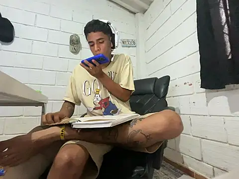 Max TheHorseDick online show from July 9, 2026, 4:39 pm