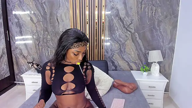 Snapshot of Nyakimgold chatting on November 15, 2025, 12:20 pm Nyakimgold online show from November 15, 2025, 12:20 pm