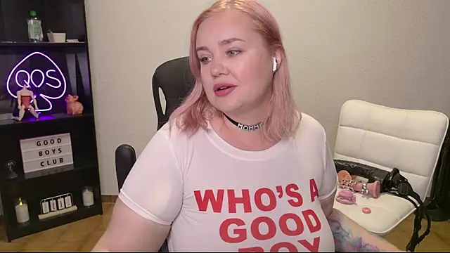 Snapshot of MargotGrey chatting on June 12, 2026, 9:40 am MargotGrey online show from June 12, 2026, 9:40 am