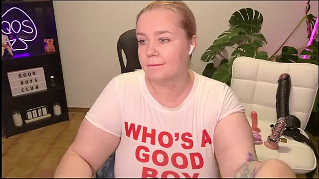 Snapshot of MargotGrey chatting on July 11, 2026, 8:25 am MargotGrey online show from July 11, 2026, 8:25 am
