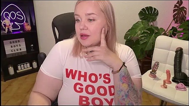 Snapshot of MargotGrey chatting on July 3, 2026, 2:12 pm MargotGrey online show from July 3, 2026, 2:12 pm