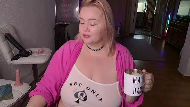 Snapshot of MargotGrey chatting on November 1, 2025, 4:34 pm MargotGrey online show from November 1, 2025, 4:34 pm