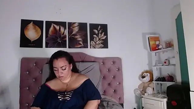 -helen online show from October 13, 2025, 7:54 am