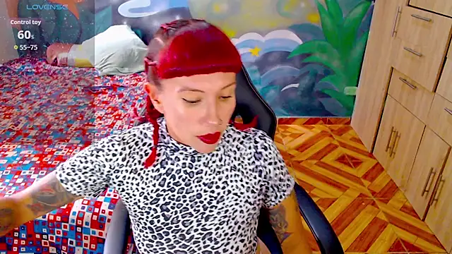 Snapshot of Eimy_lorens chatting on October 31, 2025, 7:54 pm Eimy lorens online show from October 31, 2025, 7:54 pm