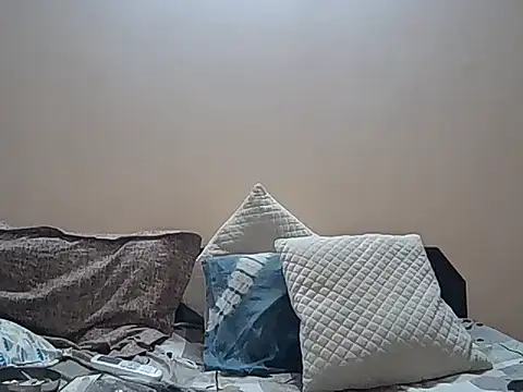 Snapshot of redvelvet_4 chatting on September 14, 2025, 6:08 pm redvelvet 4 online show from September 14, 2025, 6:08 pm