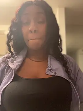 Foreignthababyy online show from May 5, 2026, 4:37 am