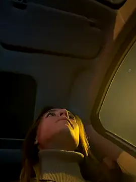 Snapshot of -AngelAri- chatting on November 14, 2025, 6:11 pm -AngelAri- online show from November 14, 2025, 6:11 pm