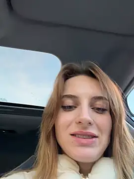 -AngelAri- online show from May 1, 2026, 6:02 pm