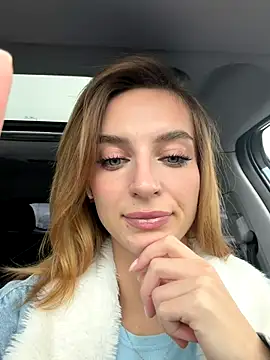 Snapshot of -AngelAri- chatting on November 9, 2025, 9:13 am -AngelAri- online show from November 9, 2025, 9:13 am